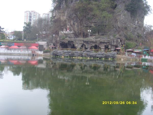 贺州市灵峰广场观光湖水质改善与生态恢复工程